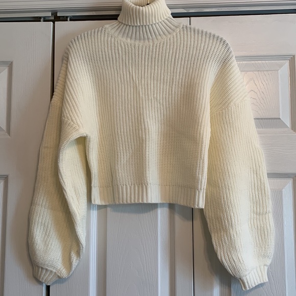Zaful Sweaters - Zaful, Turtleneck sweater crop length, size medium, NWT